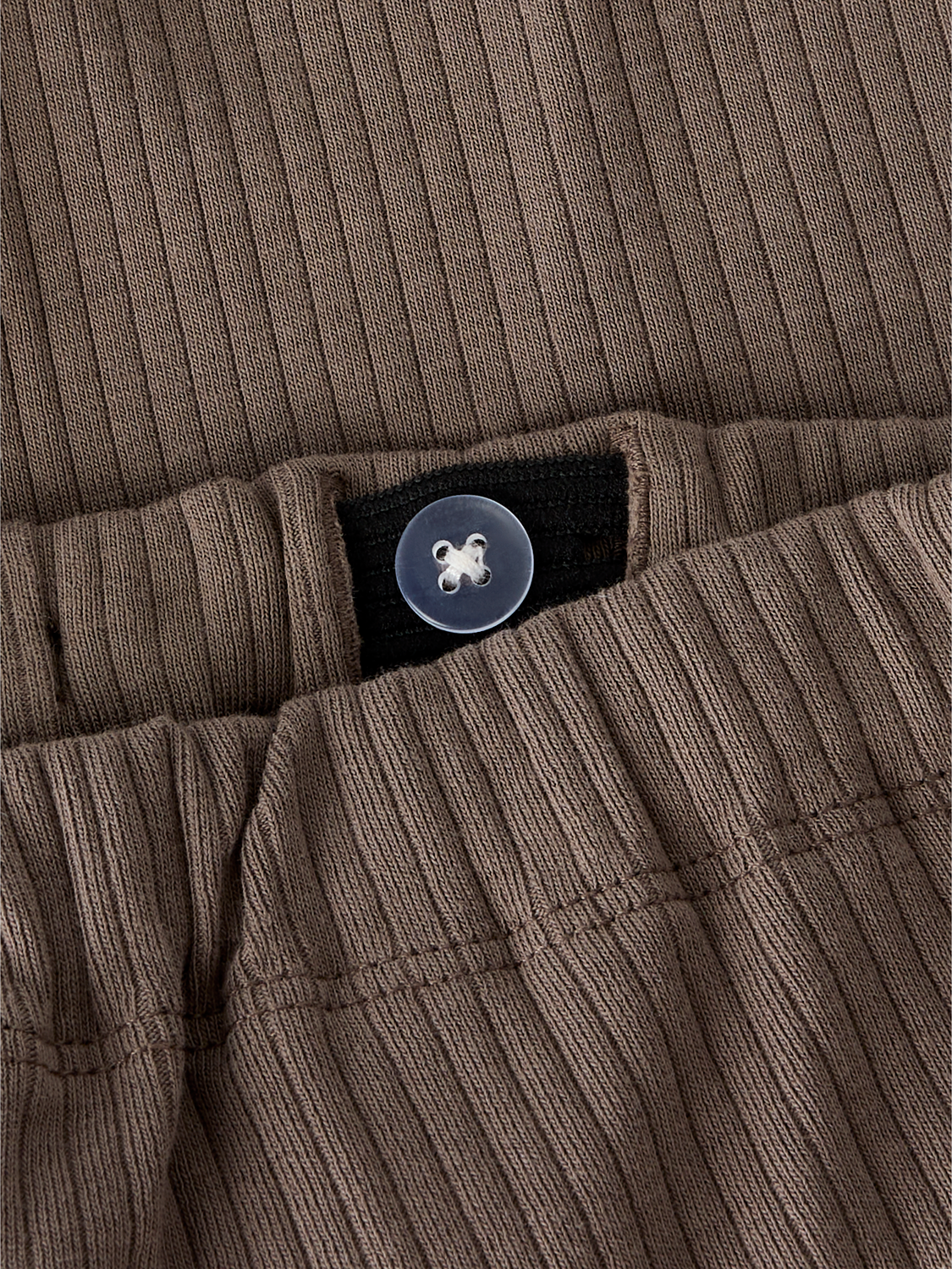 model_shot-front_full